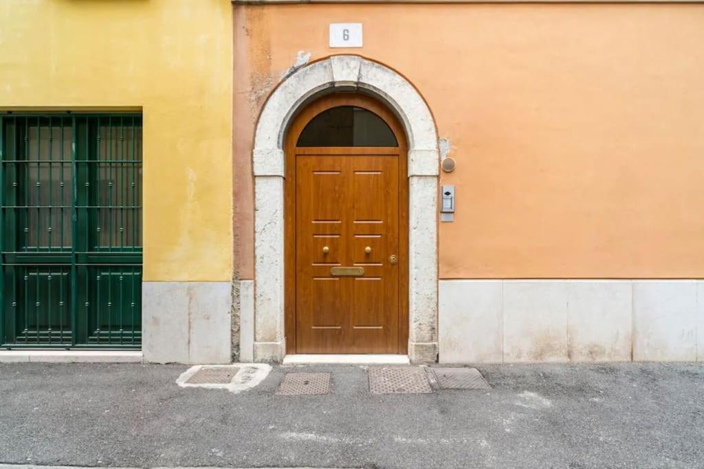 L'Atelier Del Centro: Tra Design, Storia E Fascino Appartement Brescia Buitenkant foto