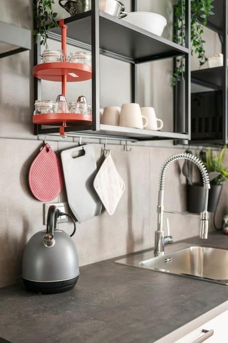 L'Atelier Del Centro: Tra Design, Storia E Fascino Appartement Brescia Buitenkant foto